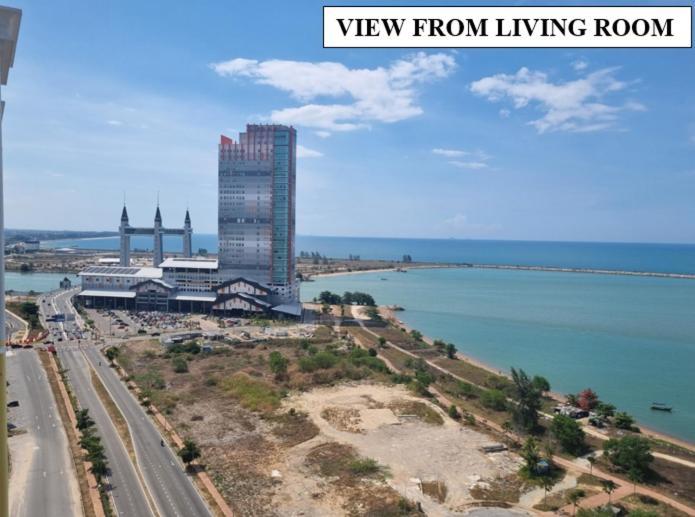 Seaside Haven Homestay Seaview Unit With Pool Opposite Ktcc & Mayang Mall - Pangsapuri Ladang Tanjung 쿠알라트렝가누 외부 사진