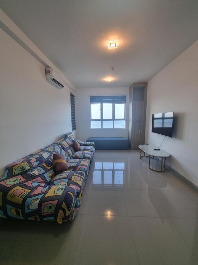 Seaside Haven Homestay Seaview Unit With Pool Opposite Ktcc & Mayang Mall - Pangsapuri Ladang Tanjung 쿠알라트렝가누 외부 사진